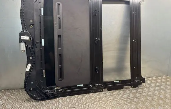 Maserati Ghibli Sunroof set 6700446310 200461085