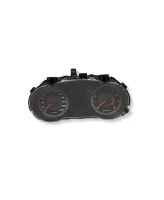 Mitsubishi Lancer VIII Speedometer (instrument cluster) 8100A117A