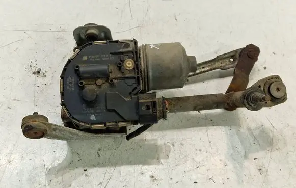 Seat Leon (1P) Front wiper linkage and motor 1P0955119B