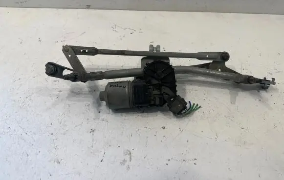 Front wiper linkage and motor