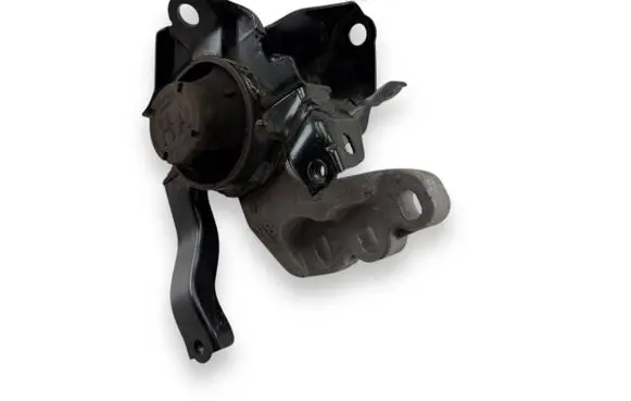 Toyota Aygo X Engine mount bracket D8929
