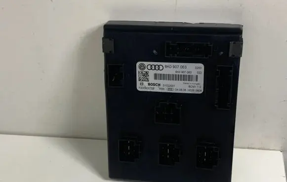 Audi A4 S4 B8 8K Comfort/convenience module 8K0907063