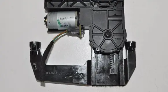 Skoda Octavia Mk2 (1Z) Seat adjustment motor 0009700026