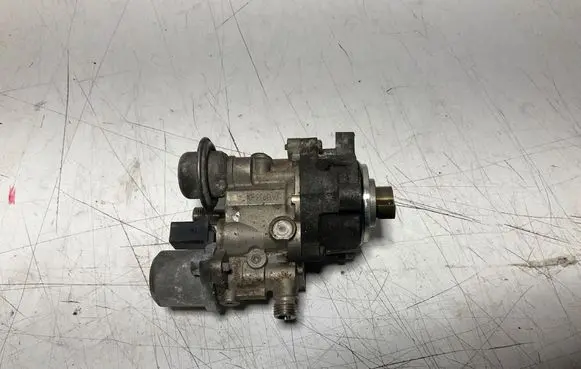 BMW 3 E90 E91 Fuel injection high pressure pump 7613933