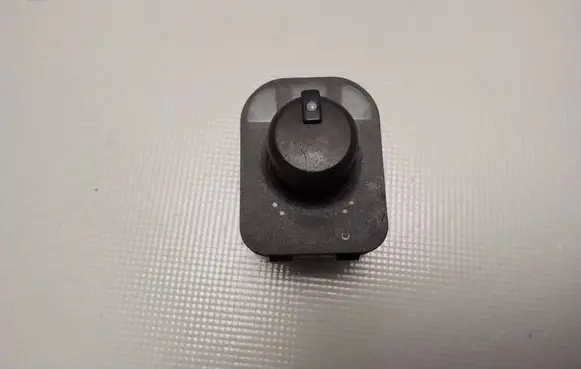 Audi A6 S6 C6 4F Wing mirror switch 8E095965