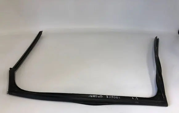 Nissan Qashqai J12 Rubber seal rear door window/glass 18259e