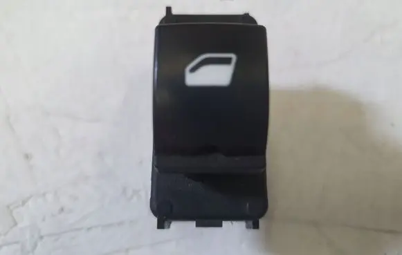 Peugeot Partner III Central console control unit 98016307ZD
