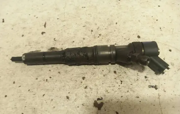 BMW X5 E53 Fuel injector 0445110047