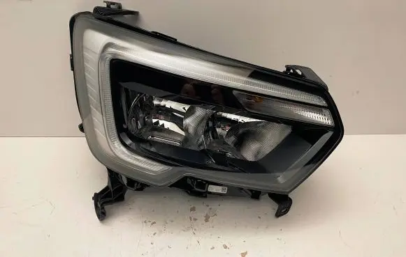 Renault Master III Headlight/headlamp 260105567R 0021701303 366900804