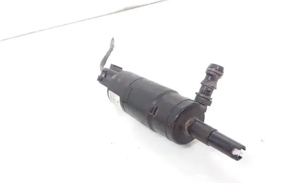 Skoda Octavia Mk2 (1Z) Headlight washer pump 3B7955681