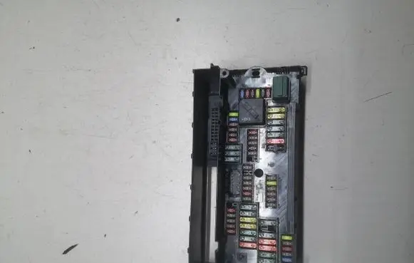 BMW 5 F10 F11 Fuse box set 317033442 9252815 04587074