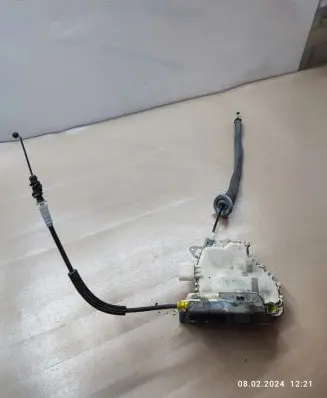 Audi A6 S6 C7 4G Front door lock 8J1837015C