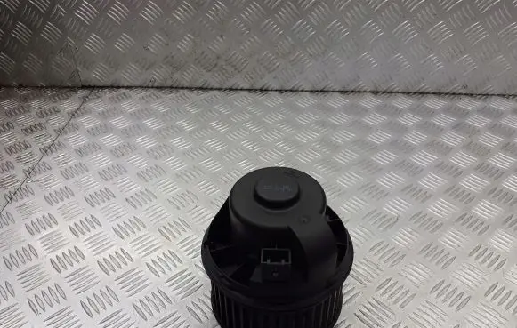 Ford Focus Front door blower motor 3M5H18456EC