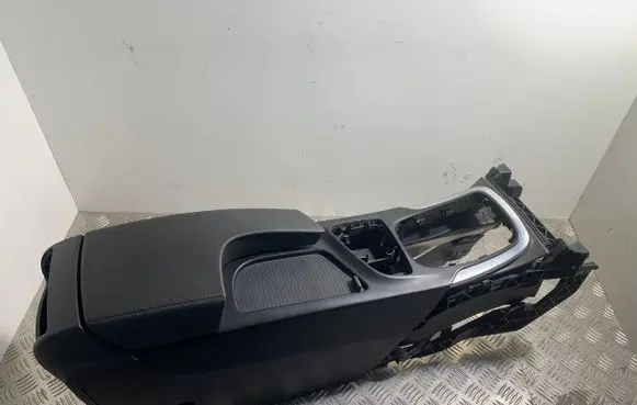 Opel Insignia A Center console 