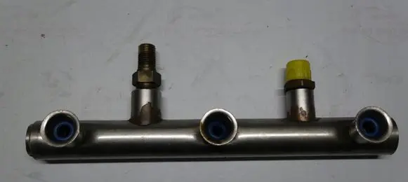 Audi A6 S6 C6 4F Fuel main line pipe 06E130090C