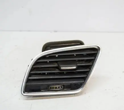 Audi Q3 8U Dashboard air vent grill cover trim 8U2820901D