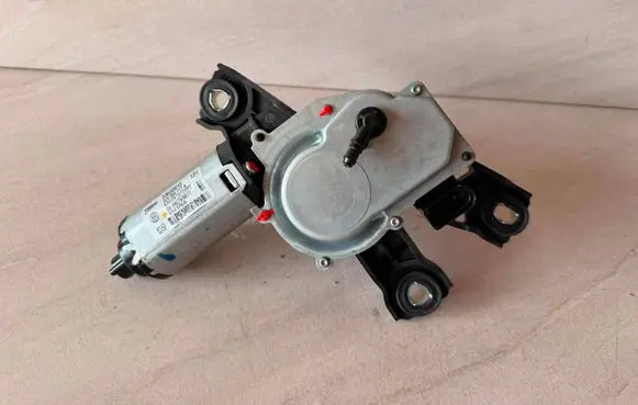 Volkswagen PASSAT B7 Rear window wiper motor 3C9955711A