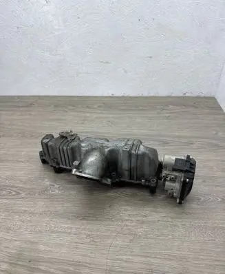 Volkswagen PASSAT CC Intake manifold 03L129711E