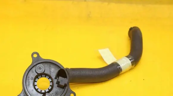 BMW 3 E90 E91 Breather hose/pipe 70307814