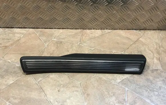 Mercedes-Benz S C217 Rear sill trim cover A2226808435