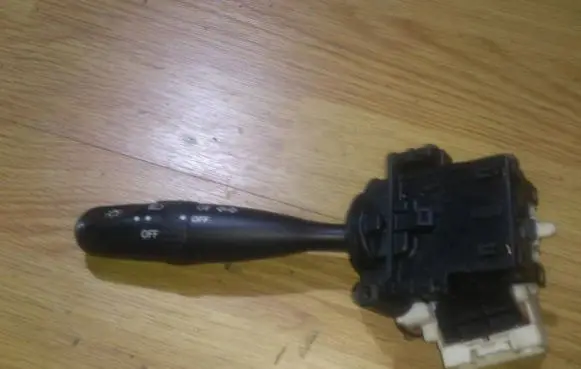 Toyota Yaris Indicator stalk 1736481