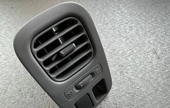Nissan King Cab, Navara Dashboard side air vent grill/cover trim 68761VJ400