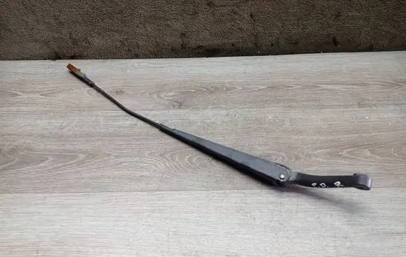 Volvo V70 Front wiper blade arm 30655615