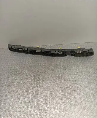 Rear bumper mounting bracket
