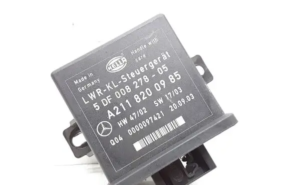 Mercedes-Benz E W211 Light module LCM A2118200985
