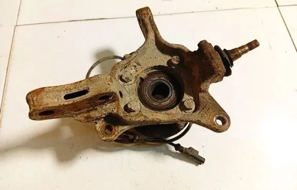 Subaru Outback Front wheel hub 