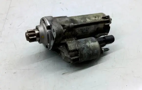 Volkswagen PASSAT CC Starter motor 02E911023K