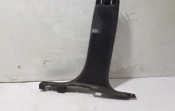 Chevrolet Silverado (B) pillar trim (bottom) 84034262
