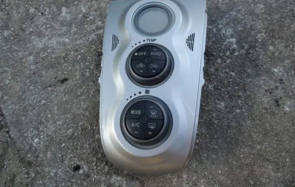 Toyota Yaris Climate control unit 758909