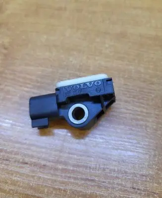 Volvo V70 Airbag deployment crash/impact sensor 30712107