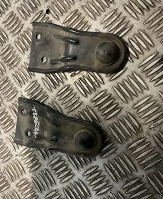 Hyundai Terracan Radiator mount bracket 