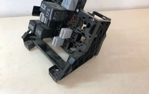Volkswagen Sharan Fuse box set 7M4937499