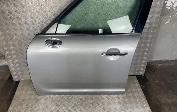 Mini Cooper Countryman F60 Front door