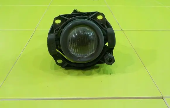 BMW X3 E83 Front fog light 6990165 LEWY