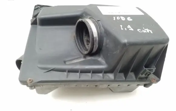 Opel Zafira B Air filter box 55557127
