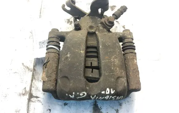 Opel Insignia A Rear brake caliper