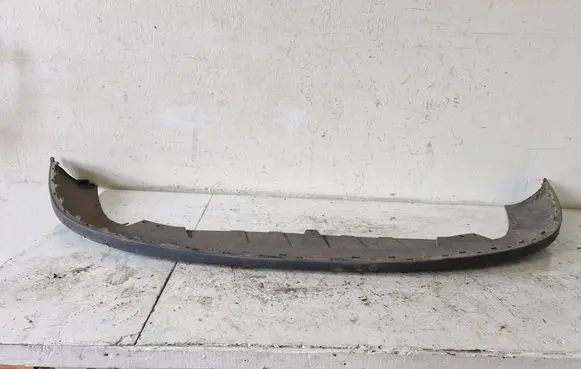 Volkswagen PASSAT B6 Front bumper lip 