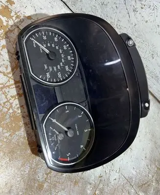 BMW 1 E81 E87 Speedometer (instrument cluster) 102498213