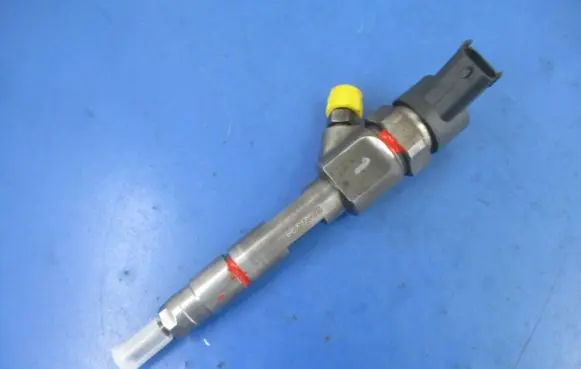 Renault Scenic I Fuel injector 8200100272