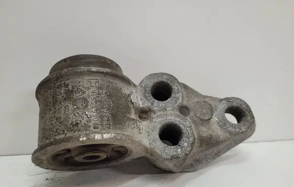 Volkswagen PASSAT B5.5 Rear axle beam mounts housing 8E0501521