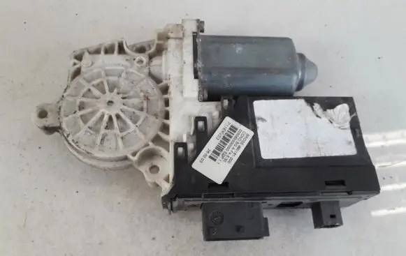 Seat Toledo II (1M) Front door window regulator motor 101386102 7746002101