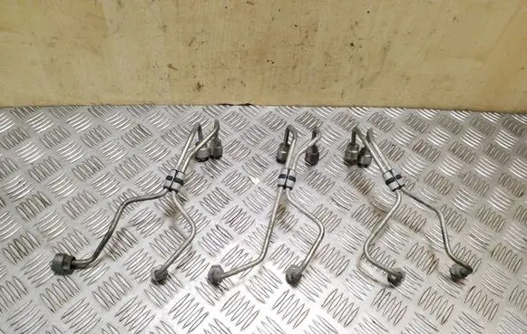 Volvo S60 Fuel injector supply line/pipe 