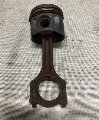 Ford Ranger Piston with connecting rod 