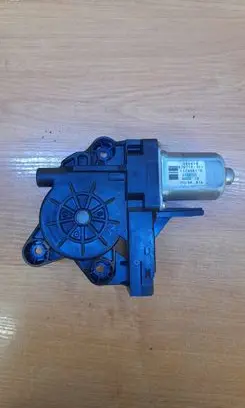 Volvo S80 Front door window regulator motor 1174081B 080414