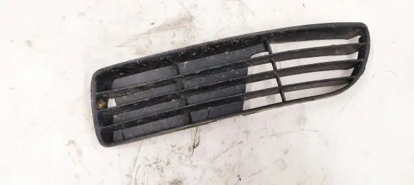 Audi A4 S4 B5 8D Front bumper lower grill 8D0807345