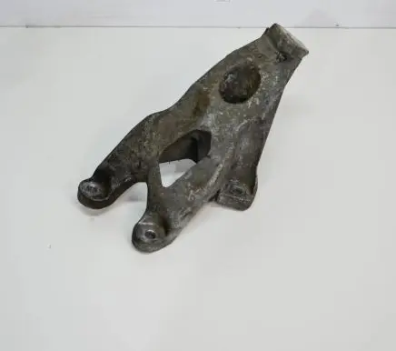 Audi A4 S4 B8 8K Engine mounting bracket 8K0199307BE